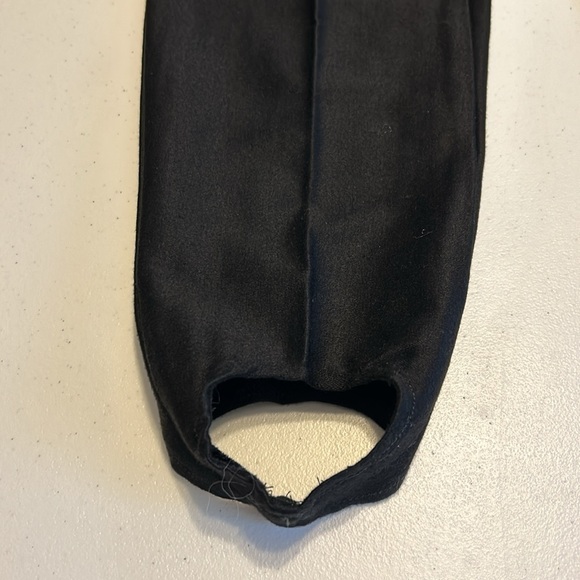 1980s Vintage Black Stirrup Pants, size 6 - Picture 7 of 8